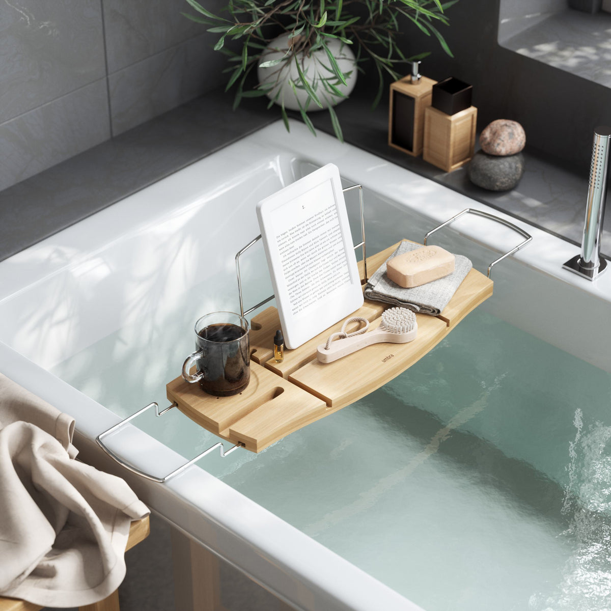 Umbra Aquala bathtub tray natural