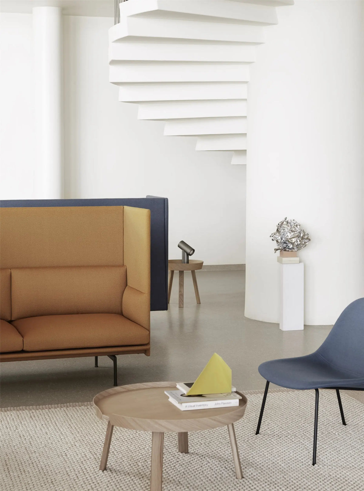 Muuto Fiber lounge tuoli, teräsjalat, musta/Divina 154 (Myymälämalli) Muuto