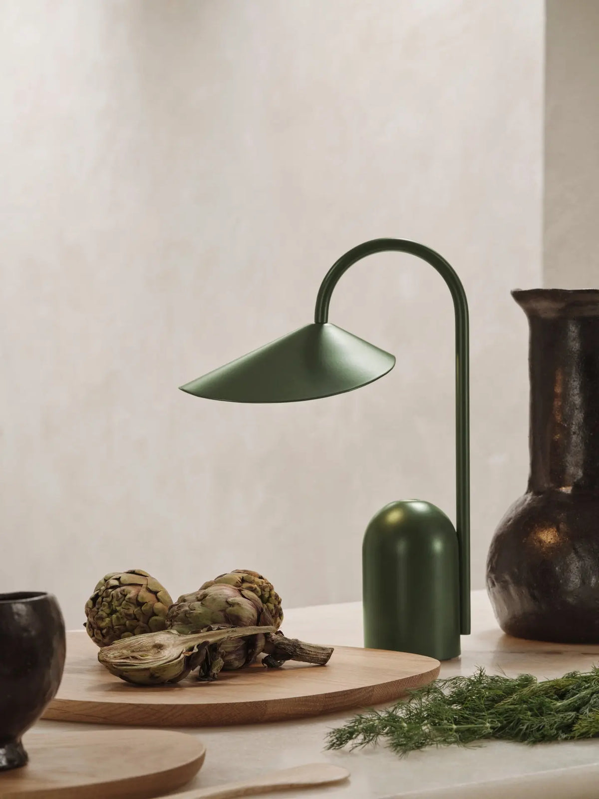 Ferm Living Arum Portable pöytävalaisin ruohonvihreä Ferm Living