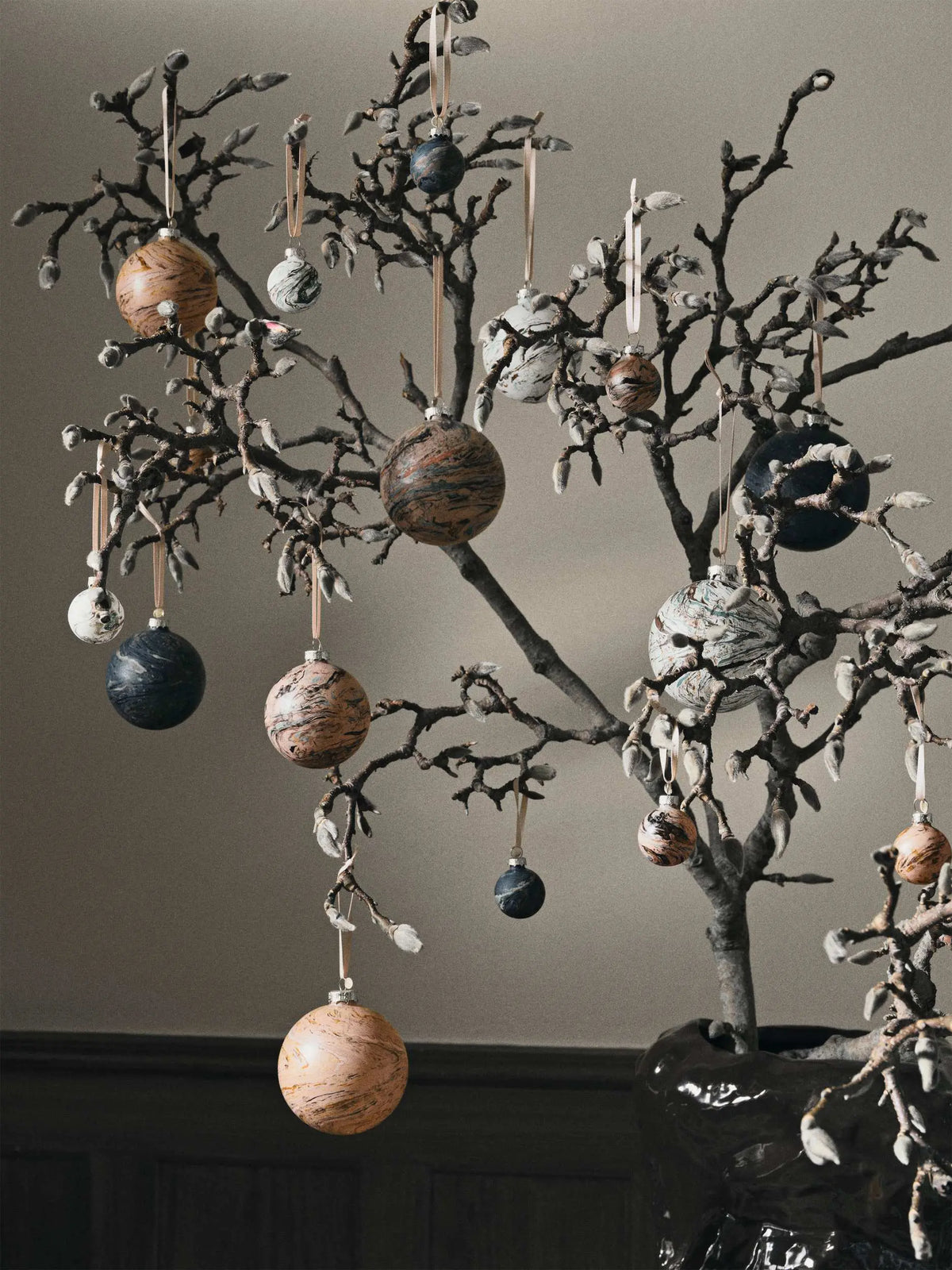 Ferm Living Marble Baubles M joulupallo 4kpl mixed Ferm Living