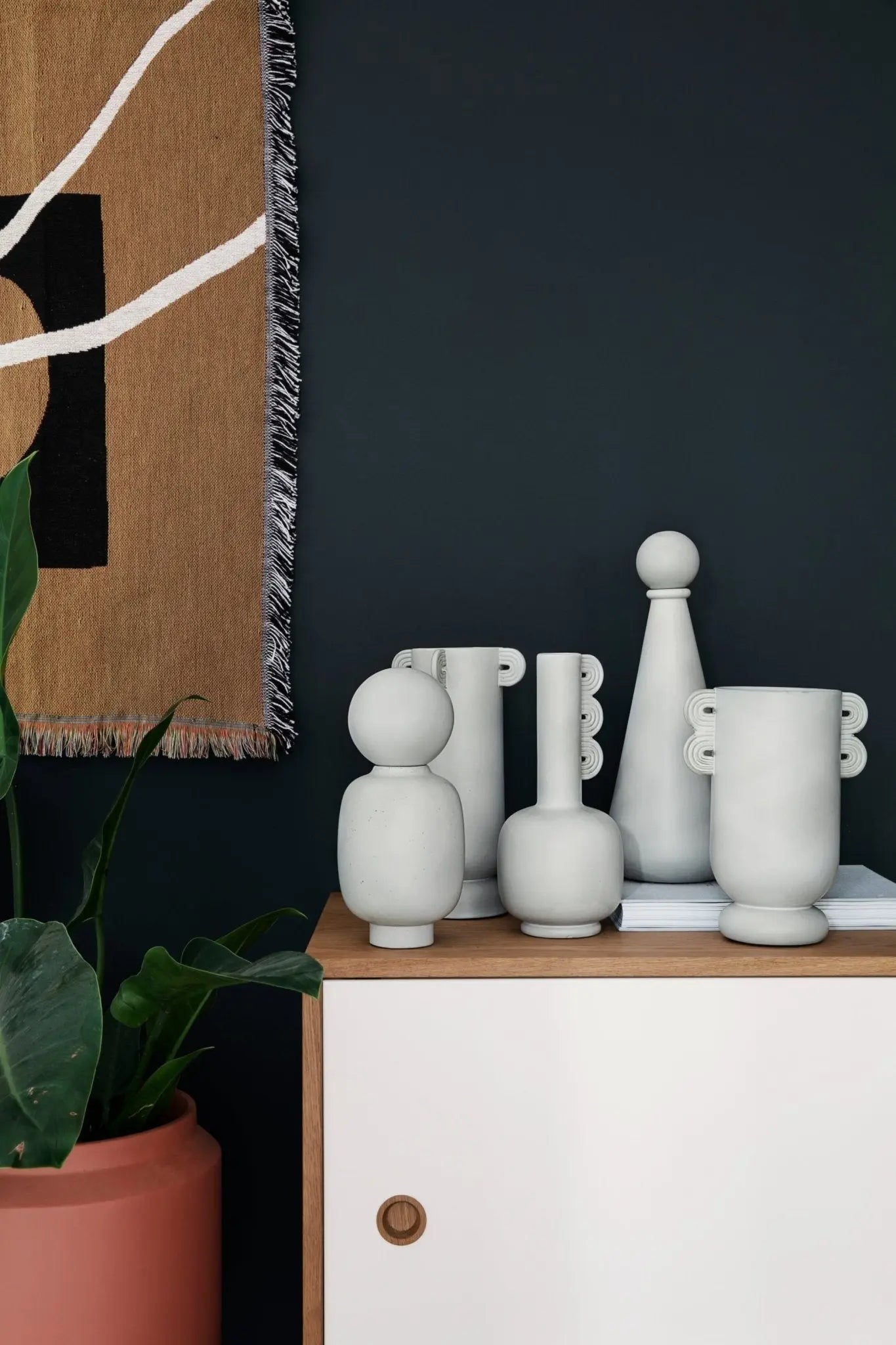 Ferm Living Muses Clio maljakko - Laatukaluste