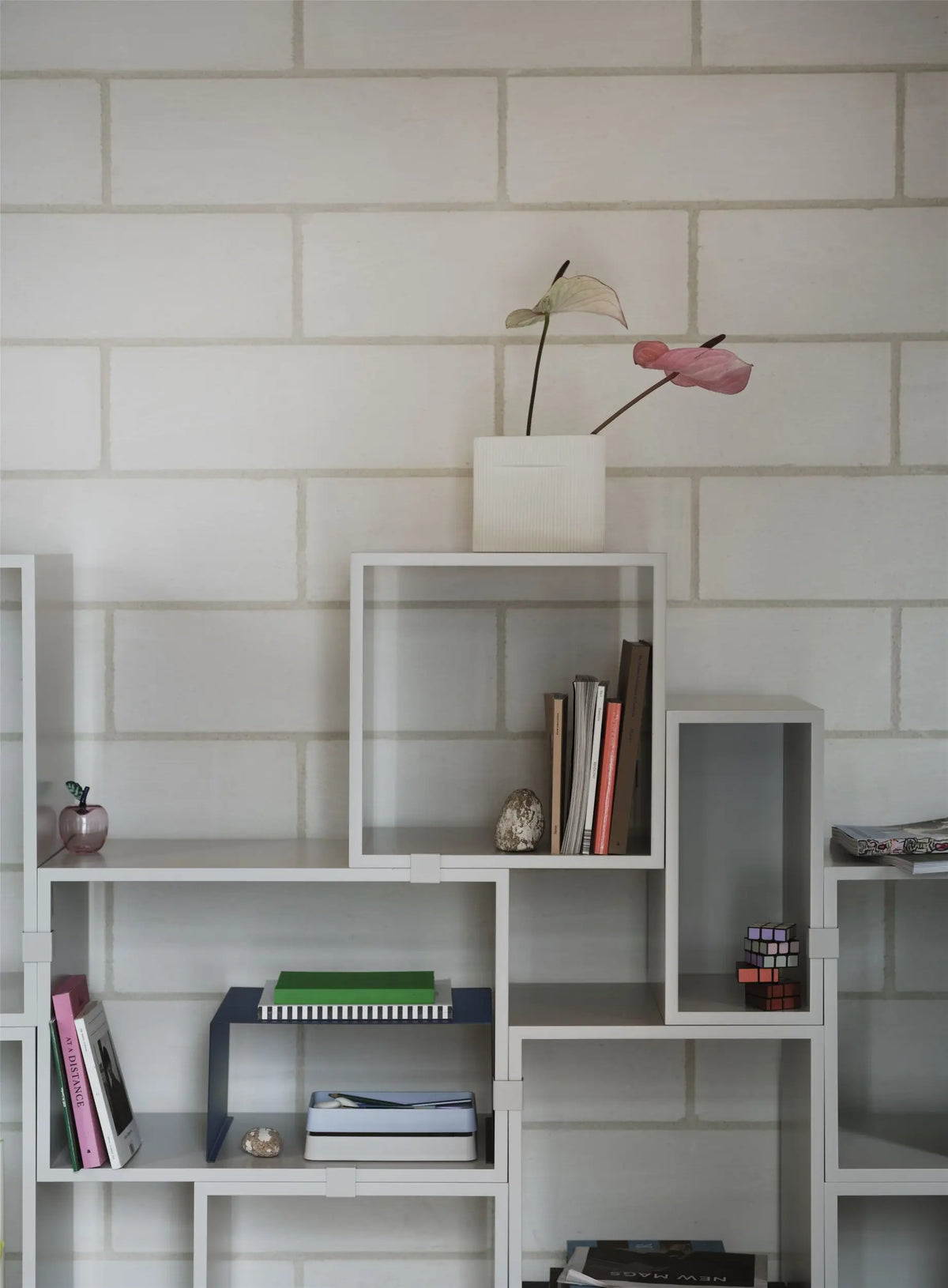 Muuto Stacked hyllymoduuli L vaaleanharmaa Muuto